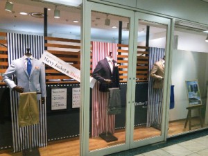 青山店４月ディスプレイ