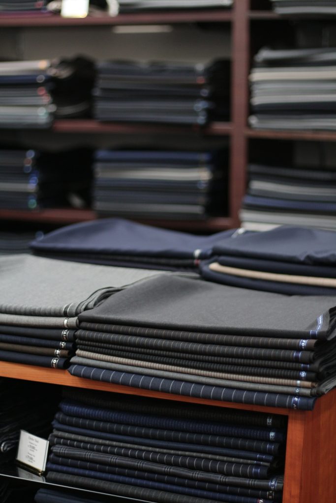 Tailor Fukuoka新宿店 生地入れ替え作業イメージ-2