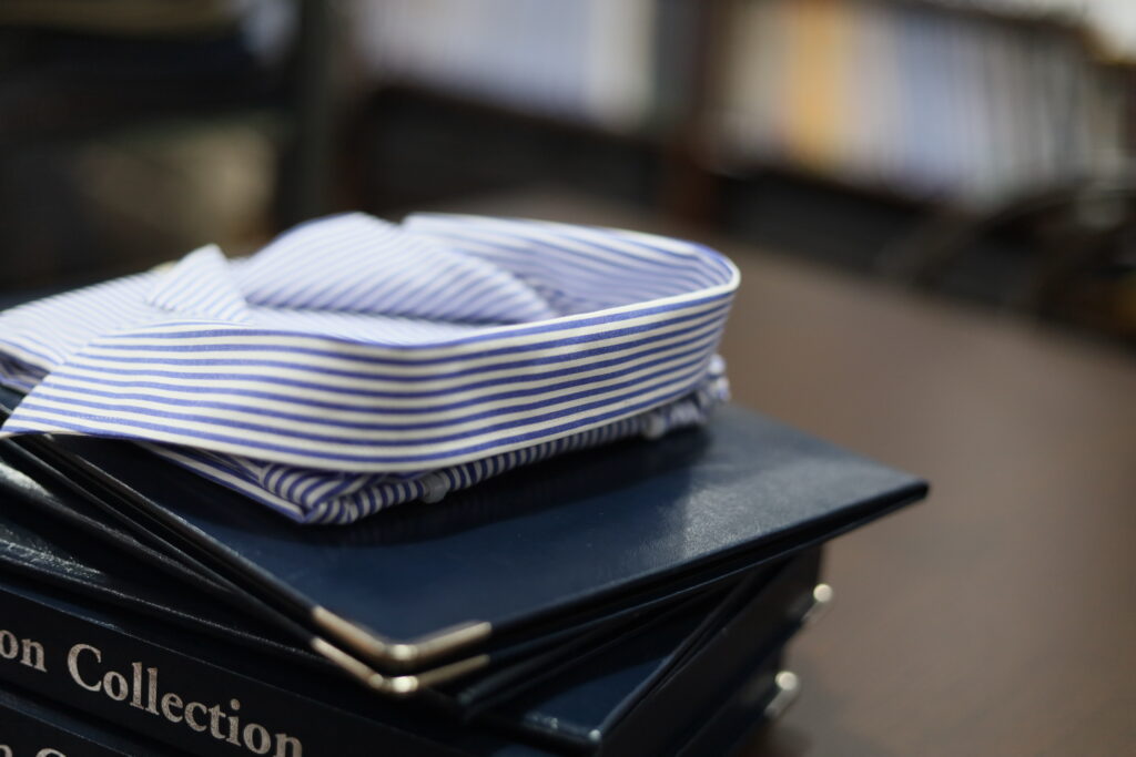 オープンカラーシャツ 後ろ腰